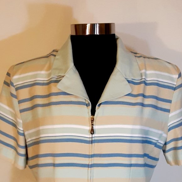 Sag Harbor Zip Up Top - Picture 2 of 5